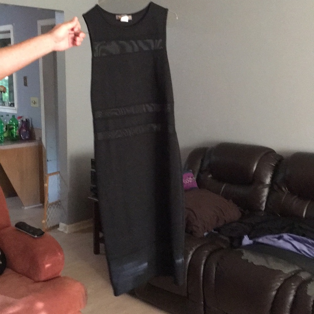 Dress - Picture 3 of 3